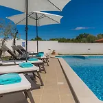Prisedi Villa