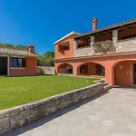Prisedi Villa