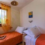 Prisedi Villa *