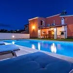 Prisedi Villa
