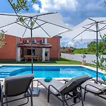 Prisedi Villa